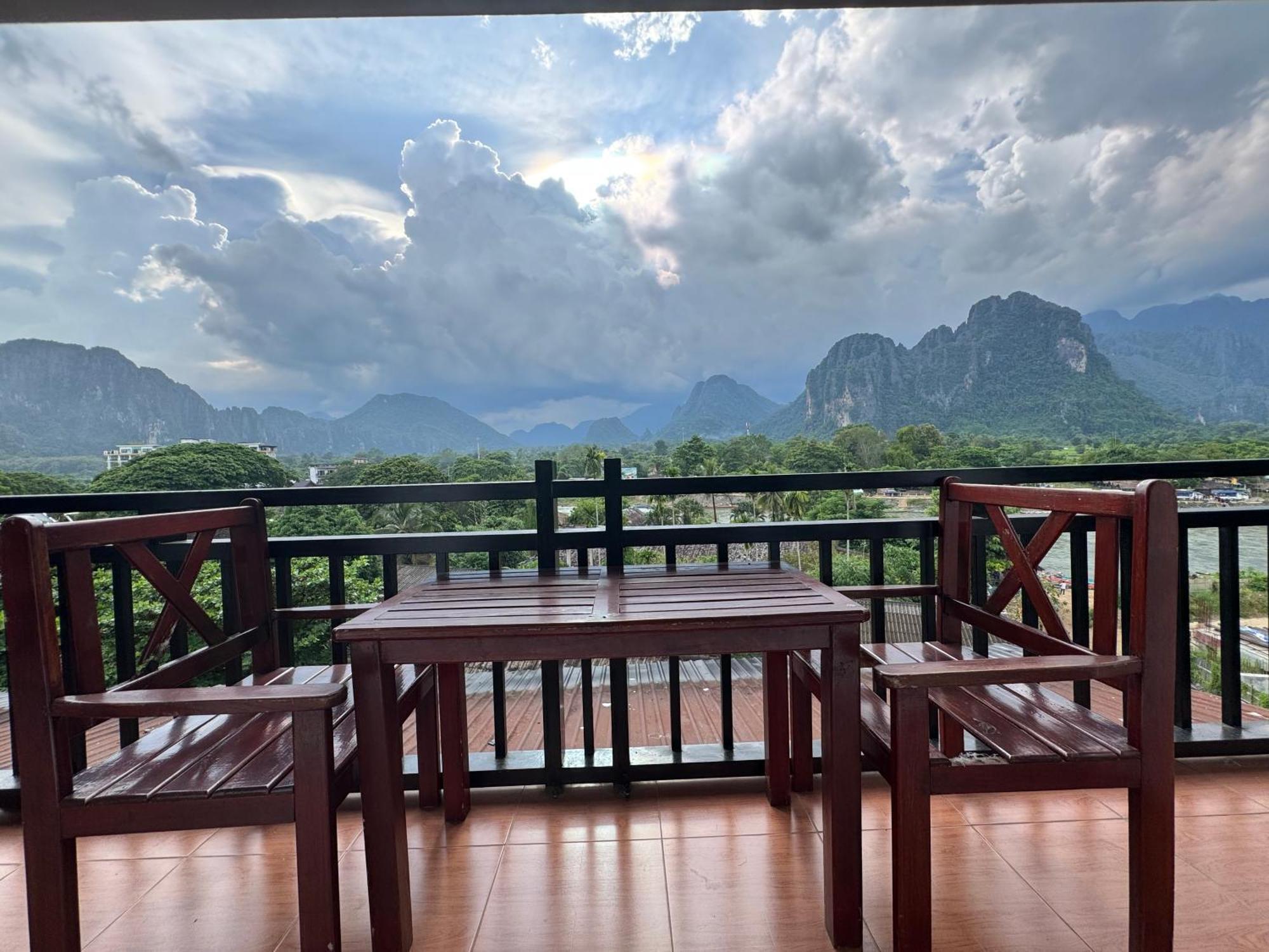 Vang Vieng Santara Backpackers Hostel Екстер'єр фото
